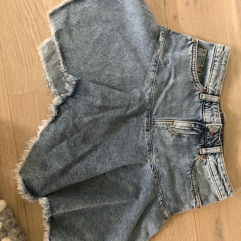 Kult Y2K skjørt i denim!