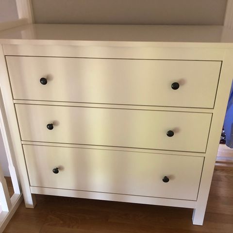 Hemnes kommode fra IKEA