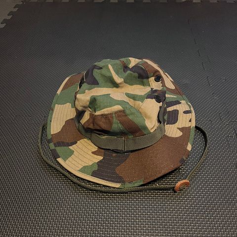 Militær bucket hat