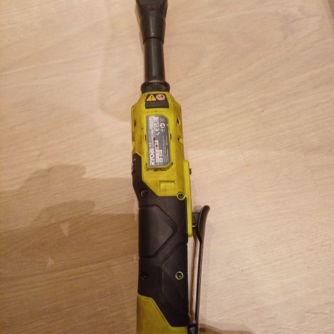 Ryobi skralle rrw1838x-0  med 3 batteri og lader