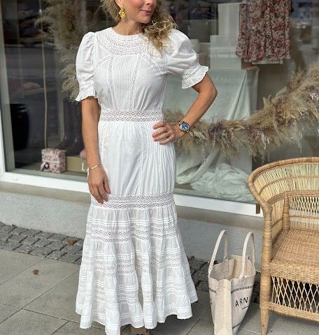 Vakker Pia Tjelta Mio Long Dress White. Som ny.