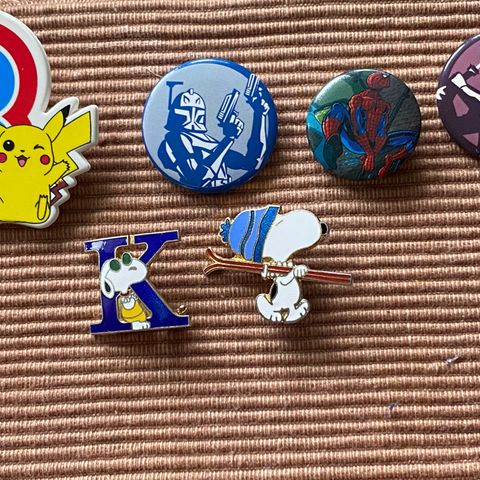 Buttons/pins