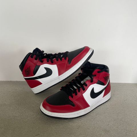 Air Jordan 1 mid Chicago