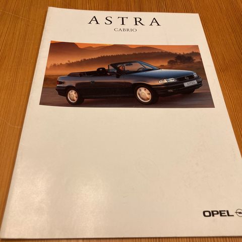 BILBROSJYRE - OPEL ASTRA CABRIO - 1995