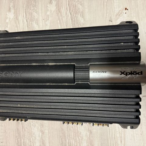 Sony Xplod XM-ZR604 forsterker 600W