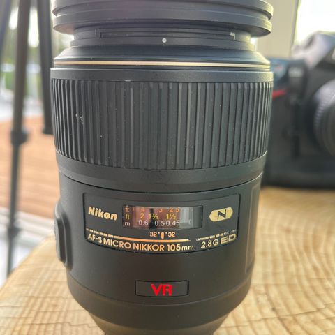 Nikon 105mm f/2.8 VR G Micro-NIKKOR