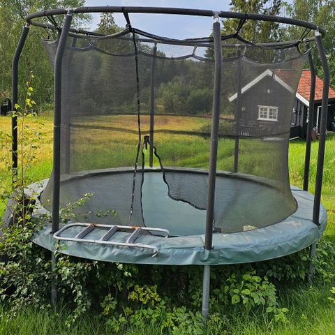 JumpKing Trampoline gis bort mot henting