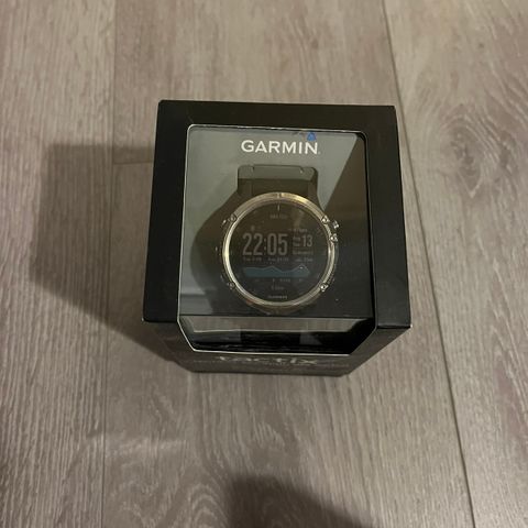 Garmin  Fenix  5 plus - sapphire crystal titanium