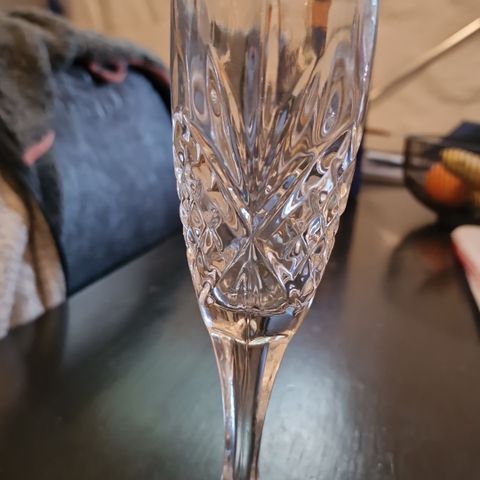 Ny pris!Flotte krystall Champagne glass selges billig!