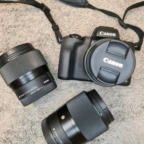 Canon m50 mark 2 med 2objektiver og utstyr