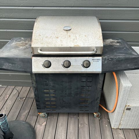 Gammel gassgrill