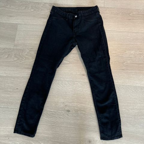 Svarte Ankel Jeans Skinny Regular str 40