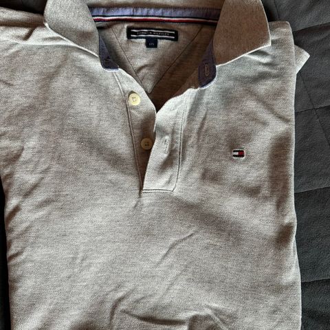 Tommy Hilfiger T-skjorte strl 176