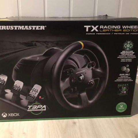 Thrustmaster TX Racing Wheel og TM Racing clamp.