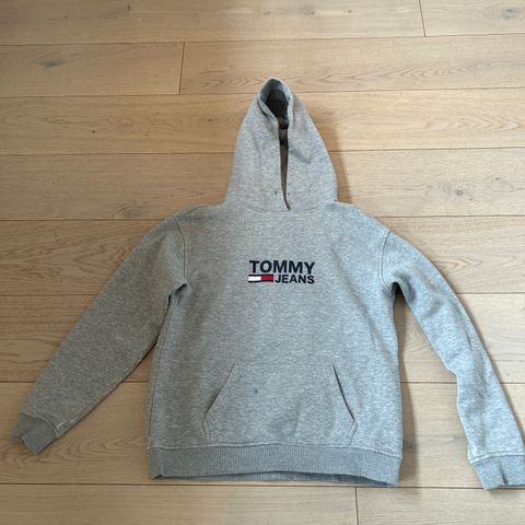 Hettegenser fra Tommy Hilfiger