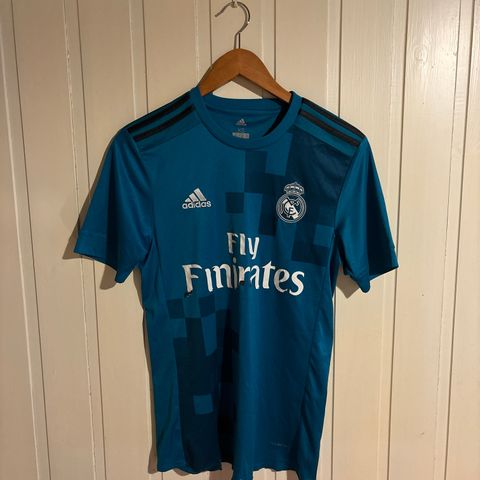 Real madrid 3. drakt 2017/18