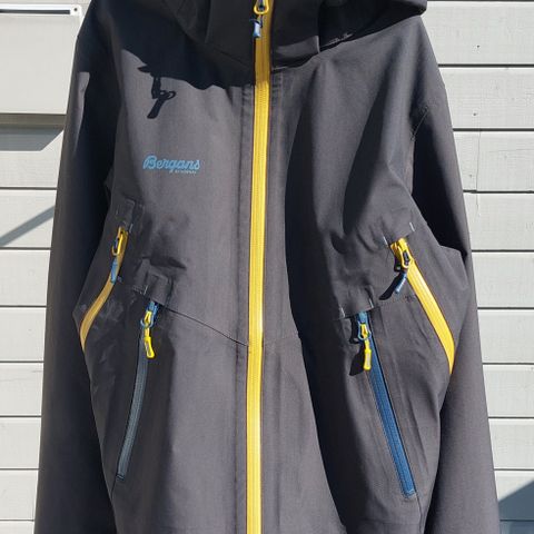 Bergans Ervik youth jacket, str 164. (14år)