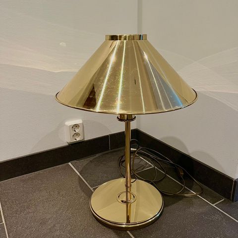 Høvik Verk bordlampe i messing