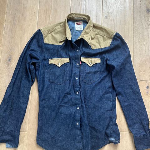 Skjorte Levis. Cowboystil