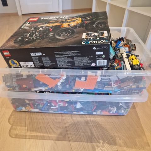 20 kg legoklosser + Technic monstertruck