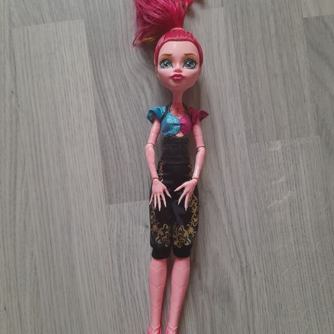 Monster High dukke