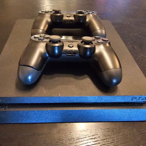 Playstation 4 slim