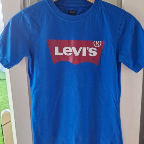 Levi's t-skjorte str 10 år / 140 cm