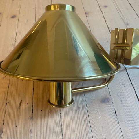 Vintage Høvik Verk vegglampe i messing