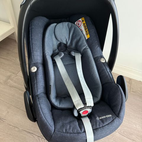 Maxi-cosi Pebble Plus i fargen Nomad Blue