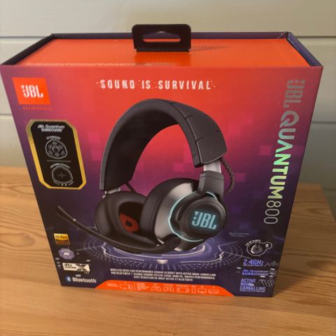 JBL Quantum800 trådløst gaming headset