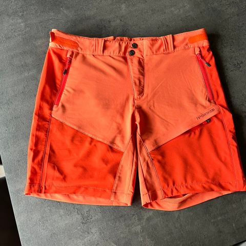 Ny shorts fra twentyfour str 44