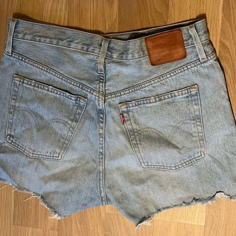 LEVIS SHORTS