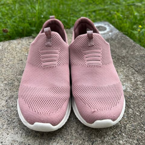 Rosa skechers str. 37