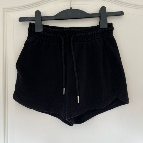 Svart shorts