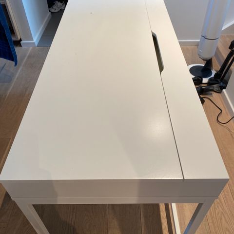 Skrivebord IKEA Alex