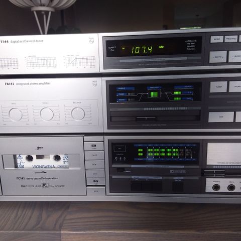 Philips vintage Hi-Fi fra 1984, ripe og skadefri front. Unik mulighet