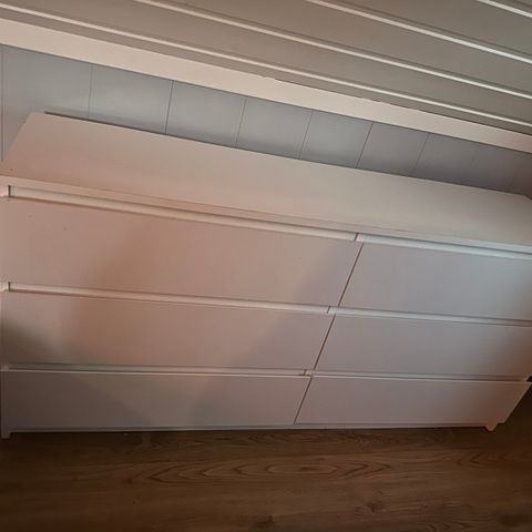 Malm kommode