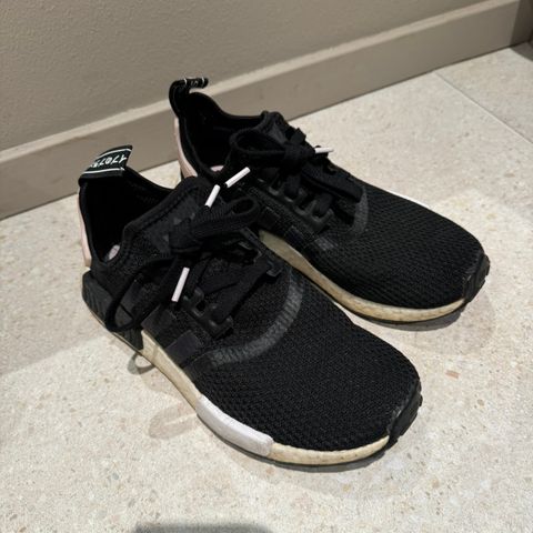 Adidas NMD_R1 joggesko