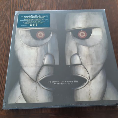 Pink Floyd. The division bell 20th anniversary. 7 disc collectors' box set.