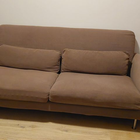 2-seters sofa med store seter.