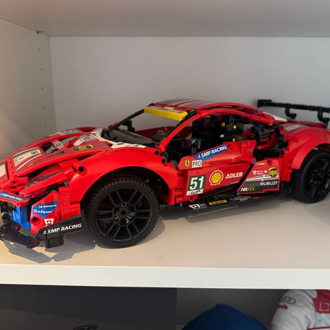 Lego Technic 42125 Ferrari 488 GTE “AF Corse #51”