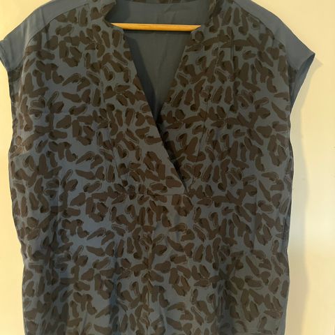 Topp/bluse fra «Custommade» Str: M (40)