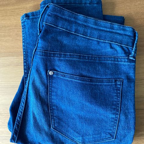 H&M skinny regular waist 28/32