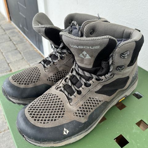 Vasque breeze goretex