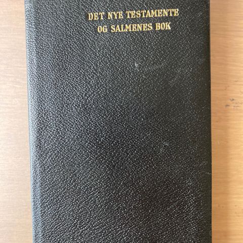 Det nye Testamente og Salmenes bok fra 1938. Samlet i en bok.