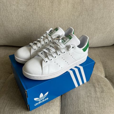 NY Adidas joggesko str 38