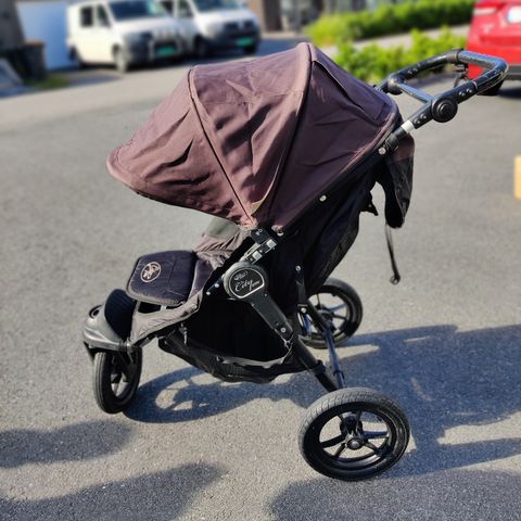 Babyjogger vogn med sportsdel og bagdel