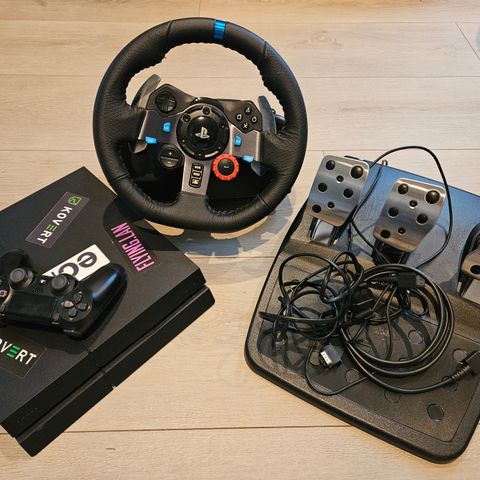 Playstation 4 slim, spill konsoll og Logitech G29 Driving Force Racing