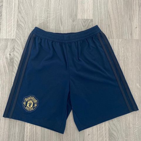 Manchester United shorts str. 11-12 år.