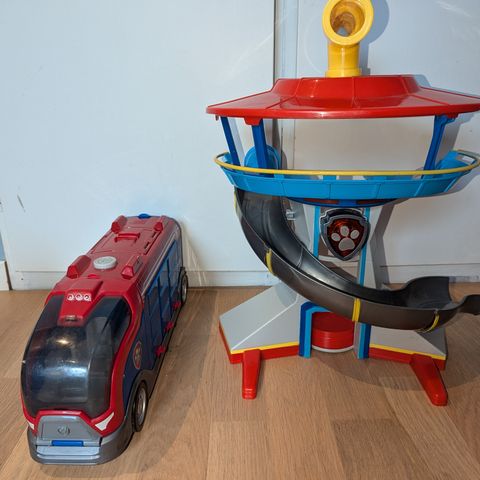 Paw Patrol utkikkstårn og bil